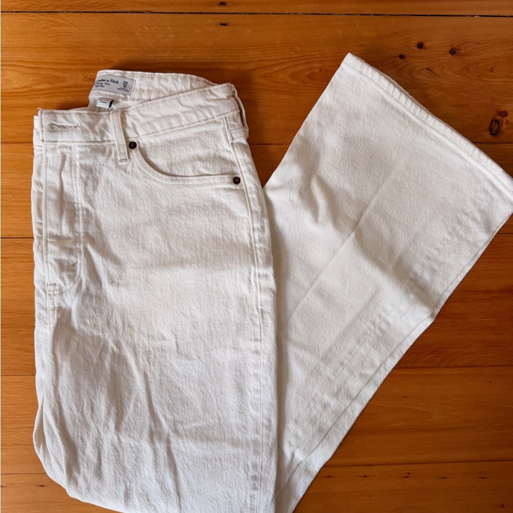 Abercrombie & Fitch Curve Love Cream High Rise Vintage Flare Jeans
